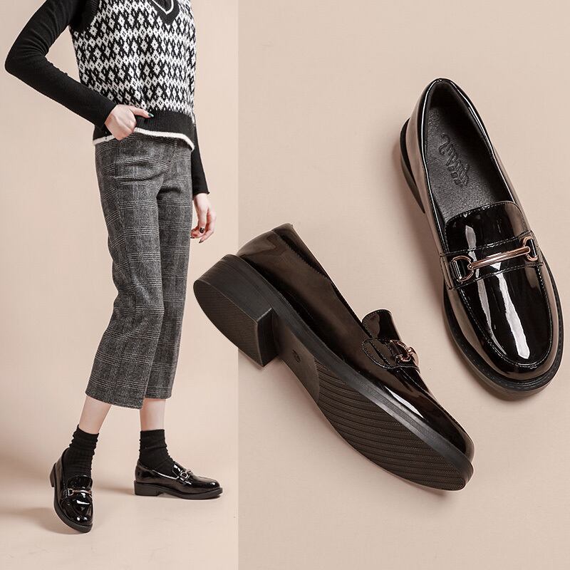 Shoes Black Basic 靴 シューズ ローファー ブラック ビット 無地 3cmヒール ミドルヒール ラウンドトゥ フェイクレザー 光沢感 エナメル調 万能 シンプル 大人 可愛い カジュアル きれいめ ベーシック デイリー お出かけ 通学 ショッピング サイズ豊富 春 秋 レディース