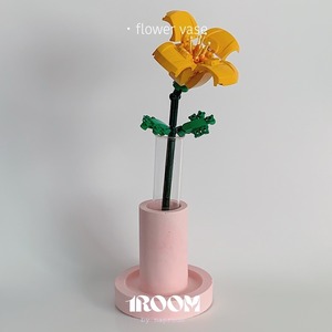 flower vase / pink