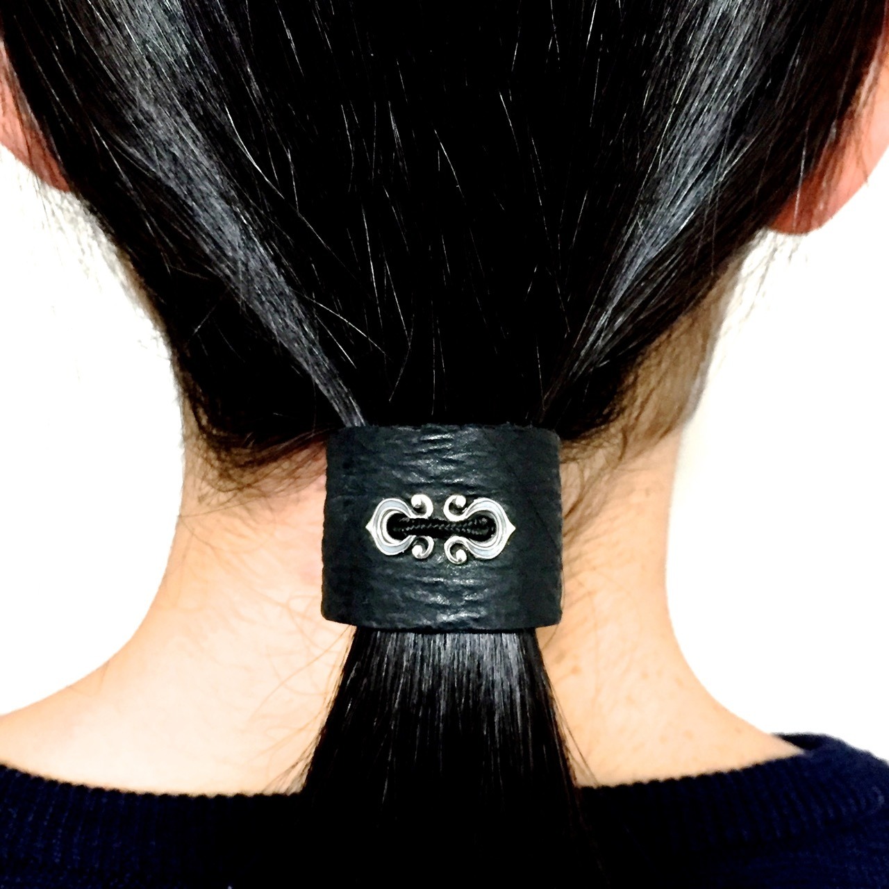 LEATHER HAIR CUFF [ RHYTHMIC HORSESHOE]   / レザーヘアカフス リズミックホースシュー