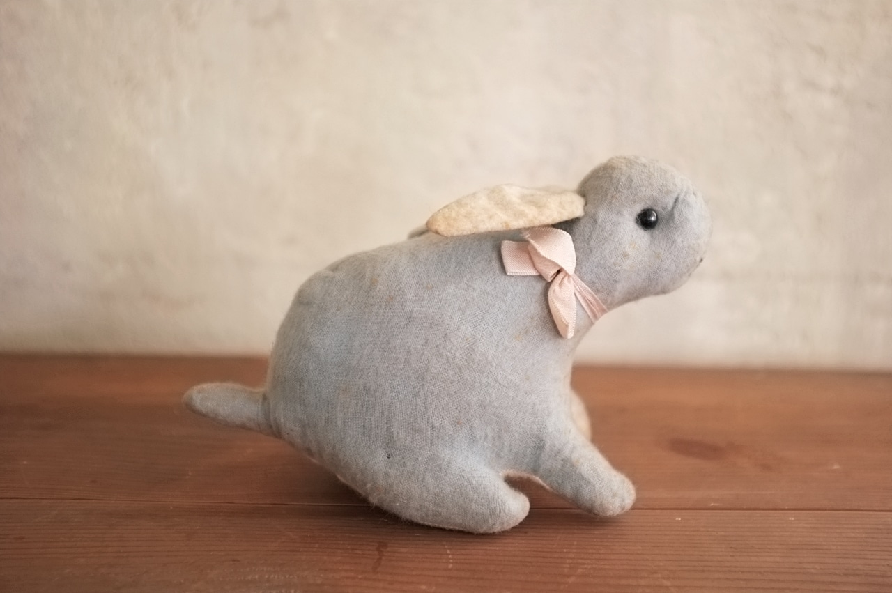 フランス 青いうさぎさんと薔薇色のリボンb ドール アンティーク