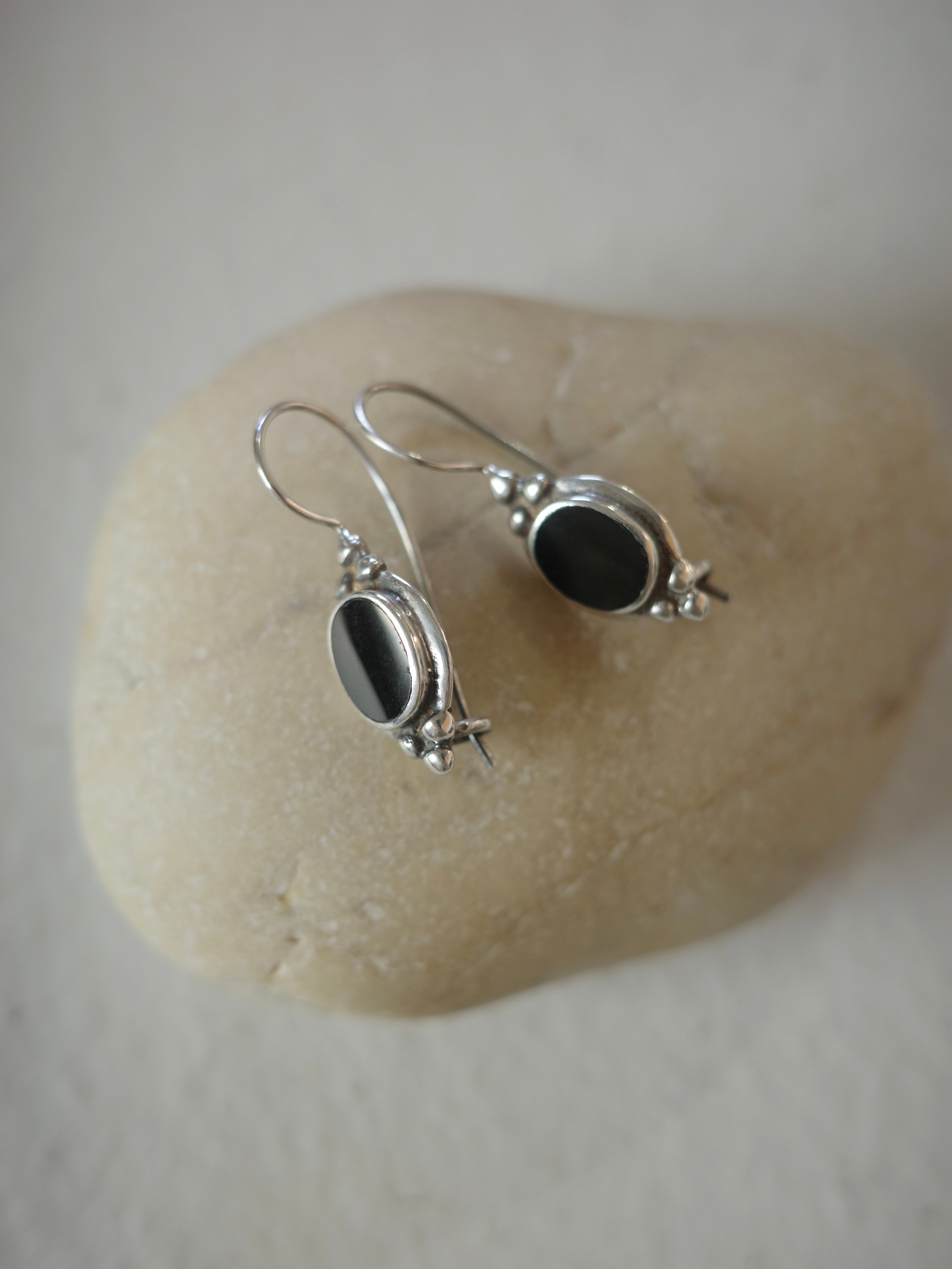 <vintage silver925>onyx design hook pierce