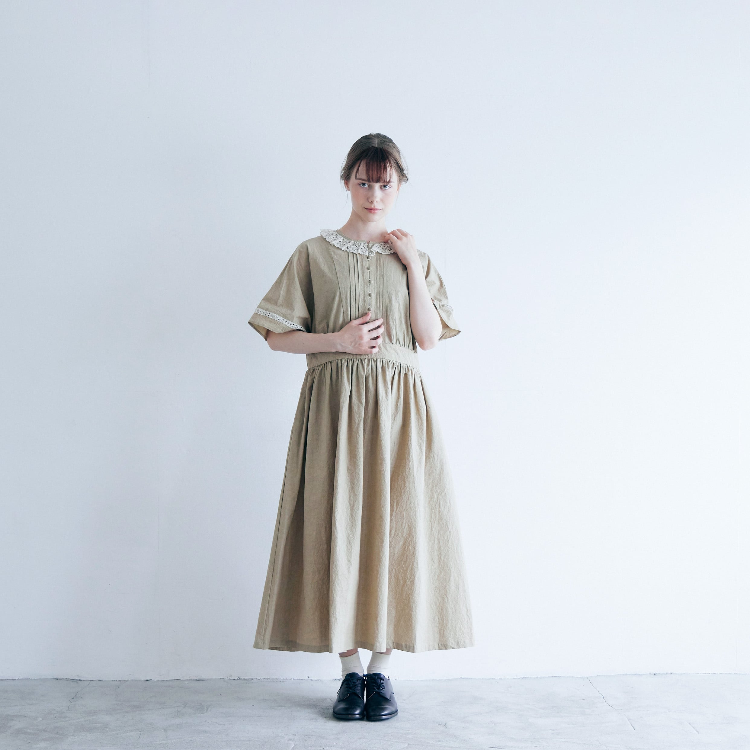 MAGARI コットンリネン・ファナージュ・クラシックワンピース モカ コットンリネン・ファナージュ・クラシックワンピース／モカ ”セール