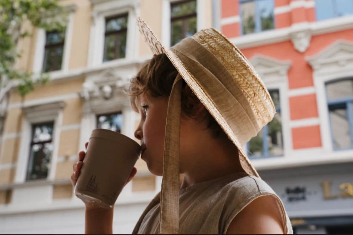 即納品】THE CLASSIC CANOTIER HAT sand _FROU FROU kids | いととはね