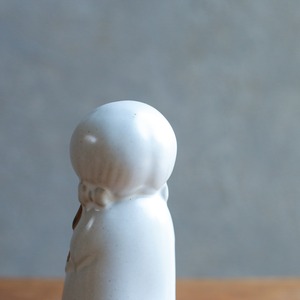 素朴な表情が愛らしい、陶器の調味料入れ 6