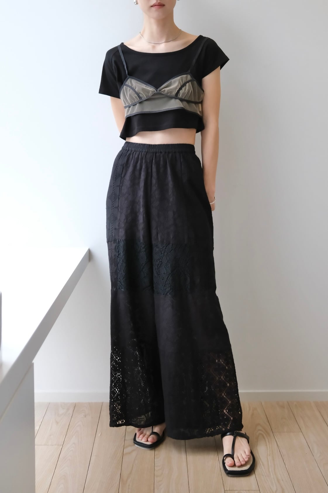 ヴィンテージクロス　バテンレース　リメイクパンツ　パッチワーク　バラ　デイジー Patchwork Lace Trousers パッチワーク レース パンツ Black | planet3rd