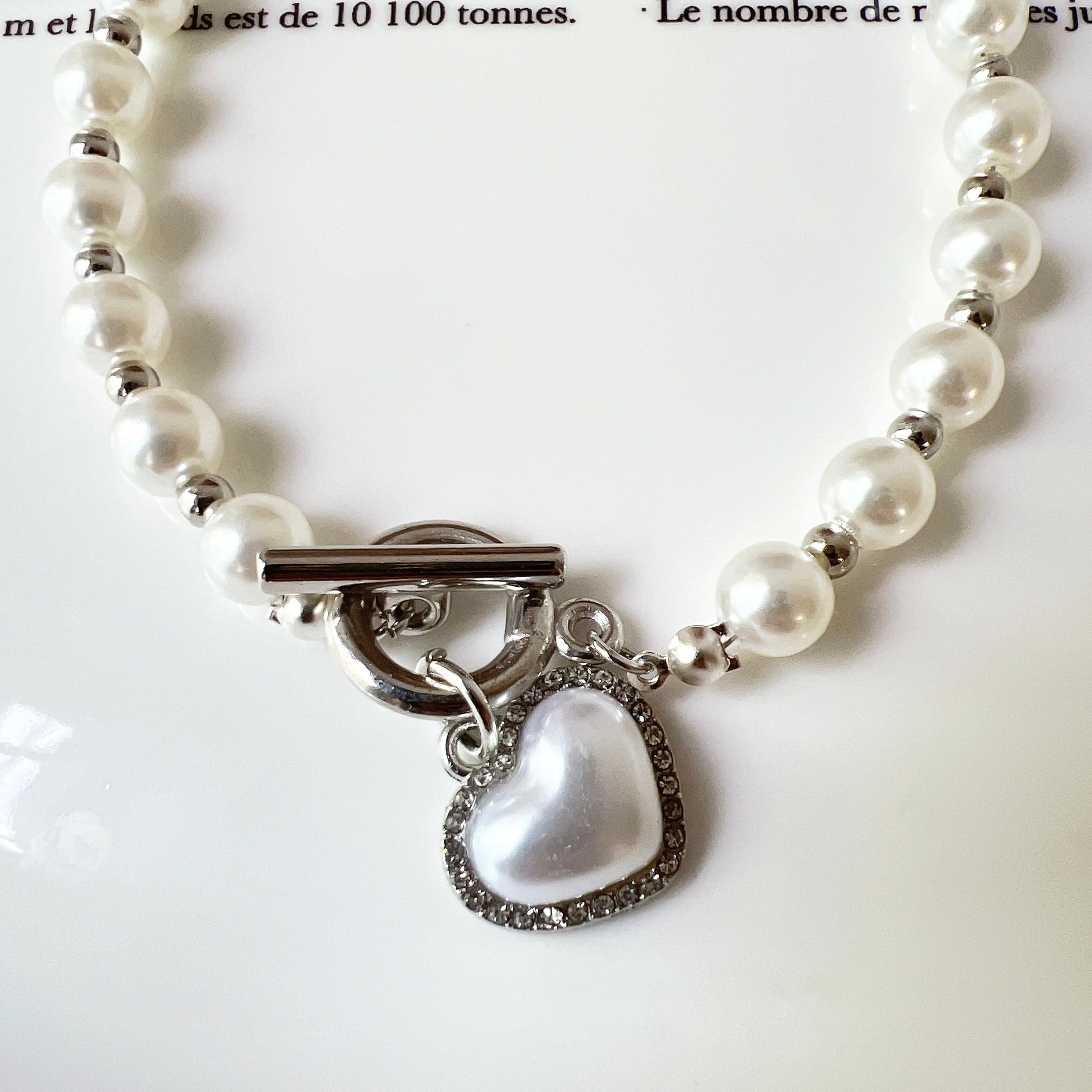 前で外せるハートネックレス