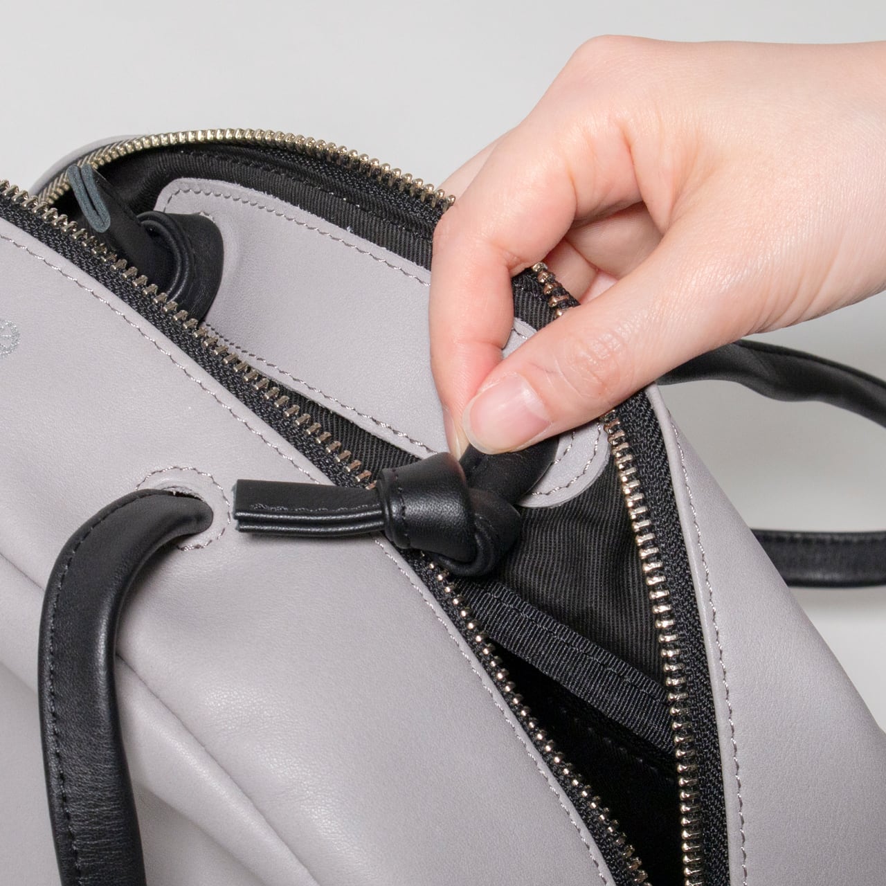 レザー丸型バッグM(IK121316) | ikot（イコット）