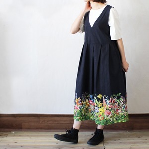 花の楽園 ボタニカル柄(ブラック) Vネックジャンパースカート ワンピース