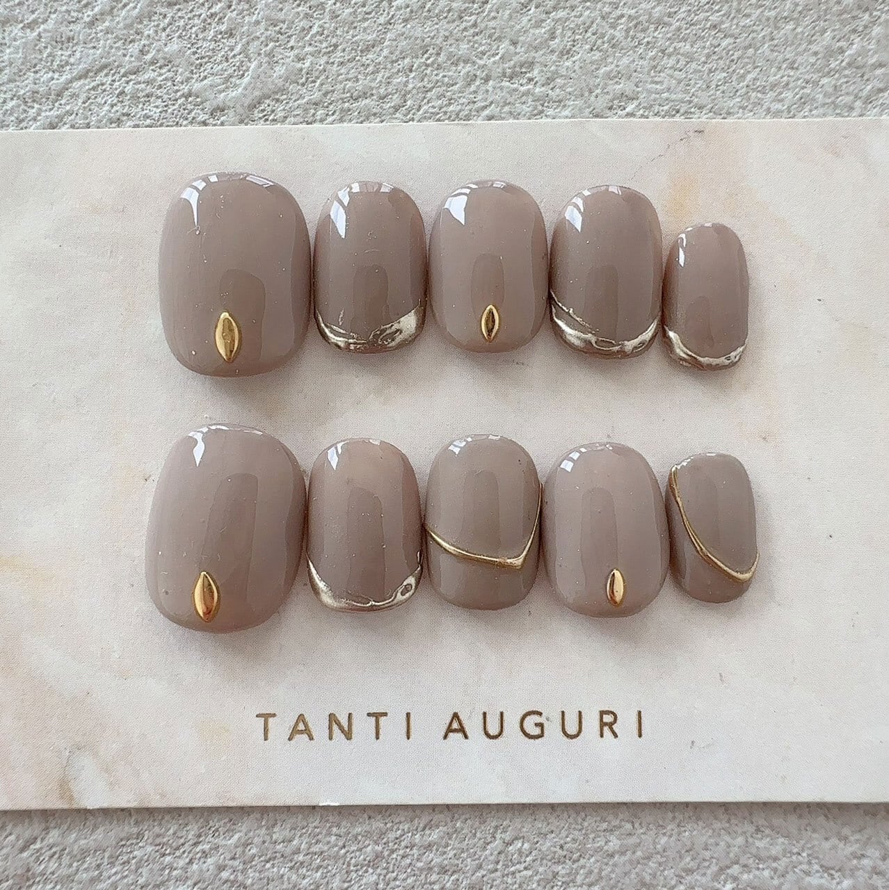 スタッズ ネイルチップ 茶色 ブラウン系 ベージュ 暗い 暗め ダーク