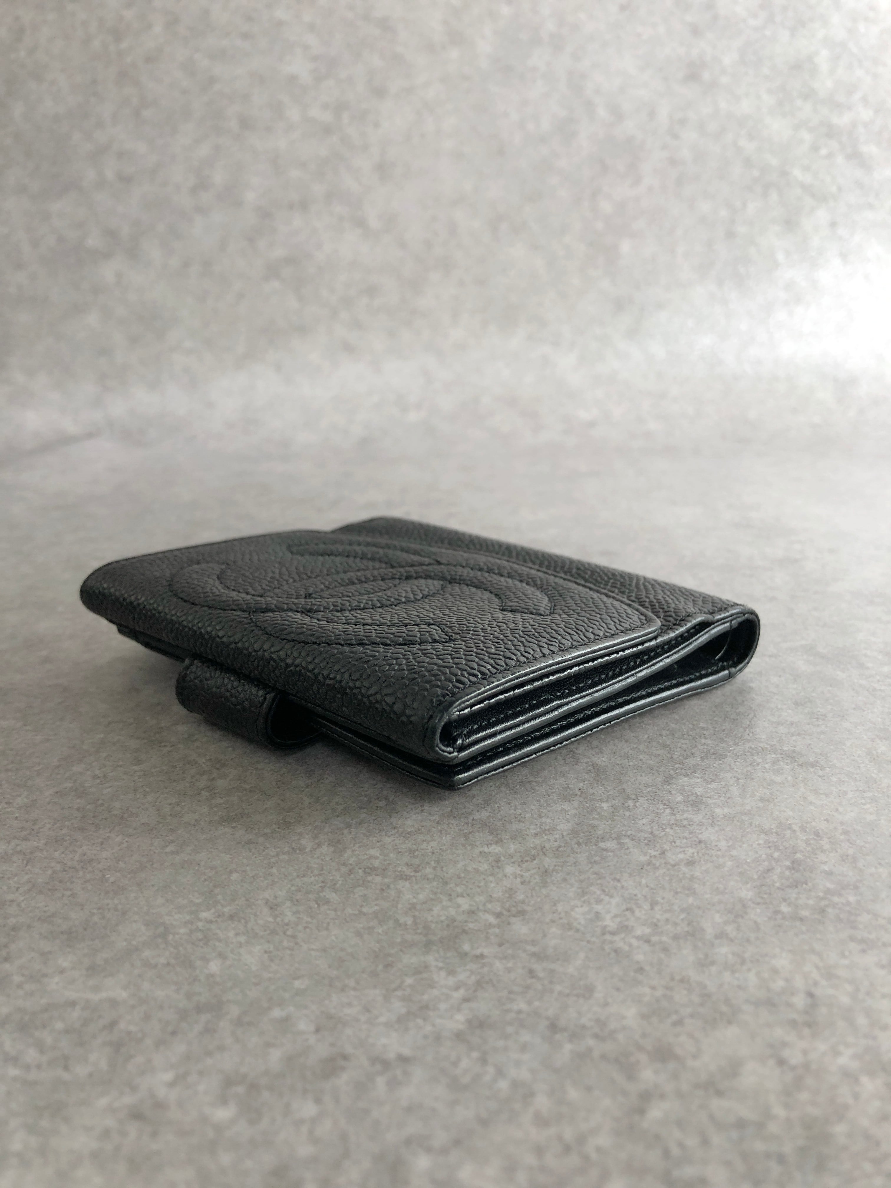 ポ*ン様 CHANEL ブラック CCロゴ 折り財布　ヴィンテージ CHANEL シャネル 財布 ブラック ココマーク レザー 2つ折り vintage