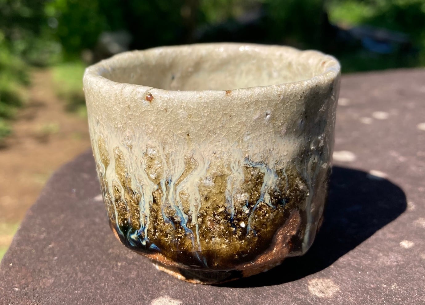 唐津灰被刻ぐい呑／Anagama ash-glaze guinomi(sake cup) | 土平窯