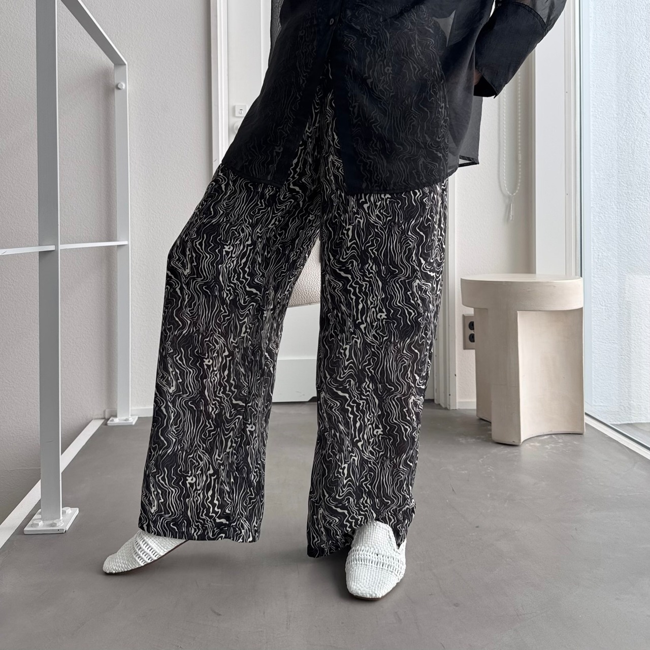 ウェーブペイント柄PT/ブラック