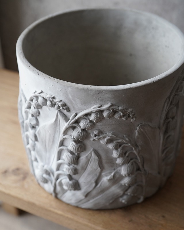 スズランレリーフ　エルメリリー　L　【セメント鉢】