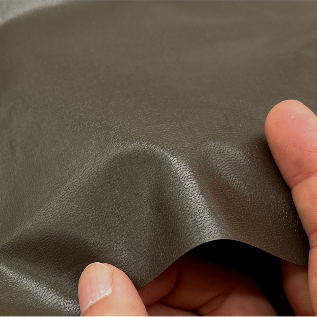 ★CT132◆オーダー1m単位◆SALE◆合皮レーザー裏地生地◆ツヤありオリーブ