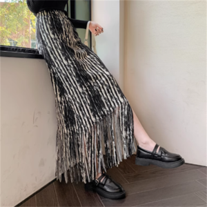 【送料無料】 スカート マキシスカート フレア Aライン 伸縮性 ウエストゴム 薄手 フリンジ バイカラー かわいい 大人可愛い きれいめ カジュアル 大人 上品 おしゃれ お洒落 こなれ感 コンサバ系 ラフ 抜け感 レディライク 春 夏 20代 30代 40代 レディース 女性用 ママ服 デート お出かけ お呼ばれ 休日 アウトドア お茶会 女子会 授業参観 着回し 普段使い ファッション コーデ スタイル 楽ちん 体型カバー 定番 着痩せ