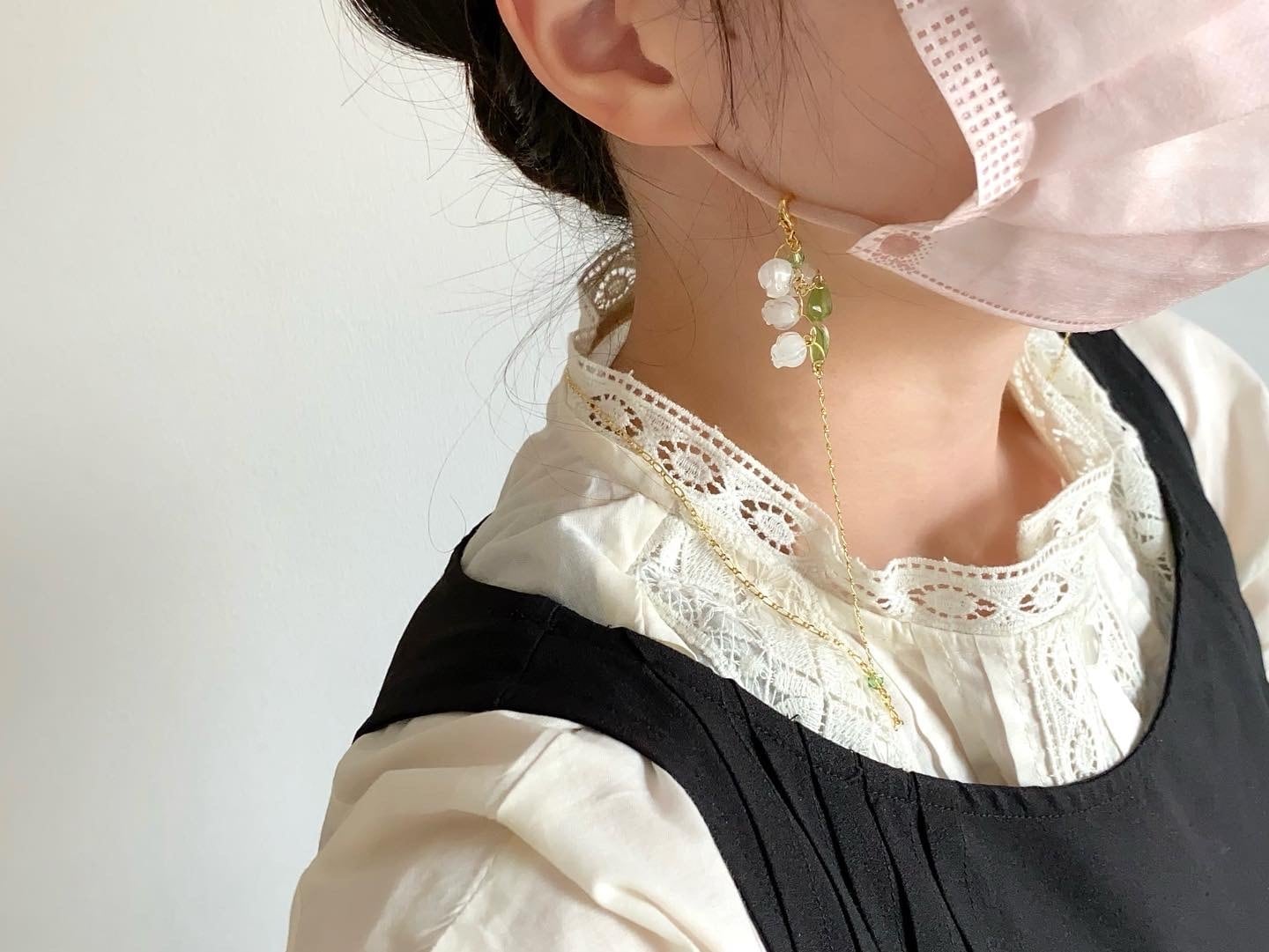 ネックレスにもなるすずらん2wayメガネチェーン | ユメイロ ウサギ