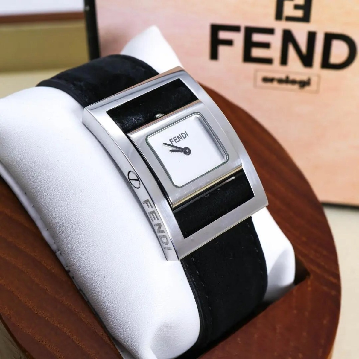 ◇希少 稼働 FENDI 腕時計 ターンフェイス スエード スクエア j | Like 