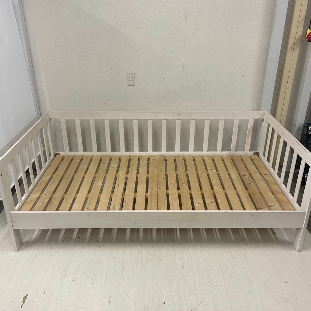 24565 ダブルベッドフレーム　木製　引出し・コンセント4口 もしも 24565 ダブルベッドフレーム 木製 引出し・コンセント4口 もしも