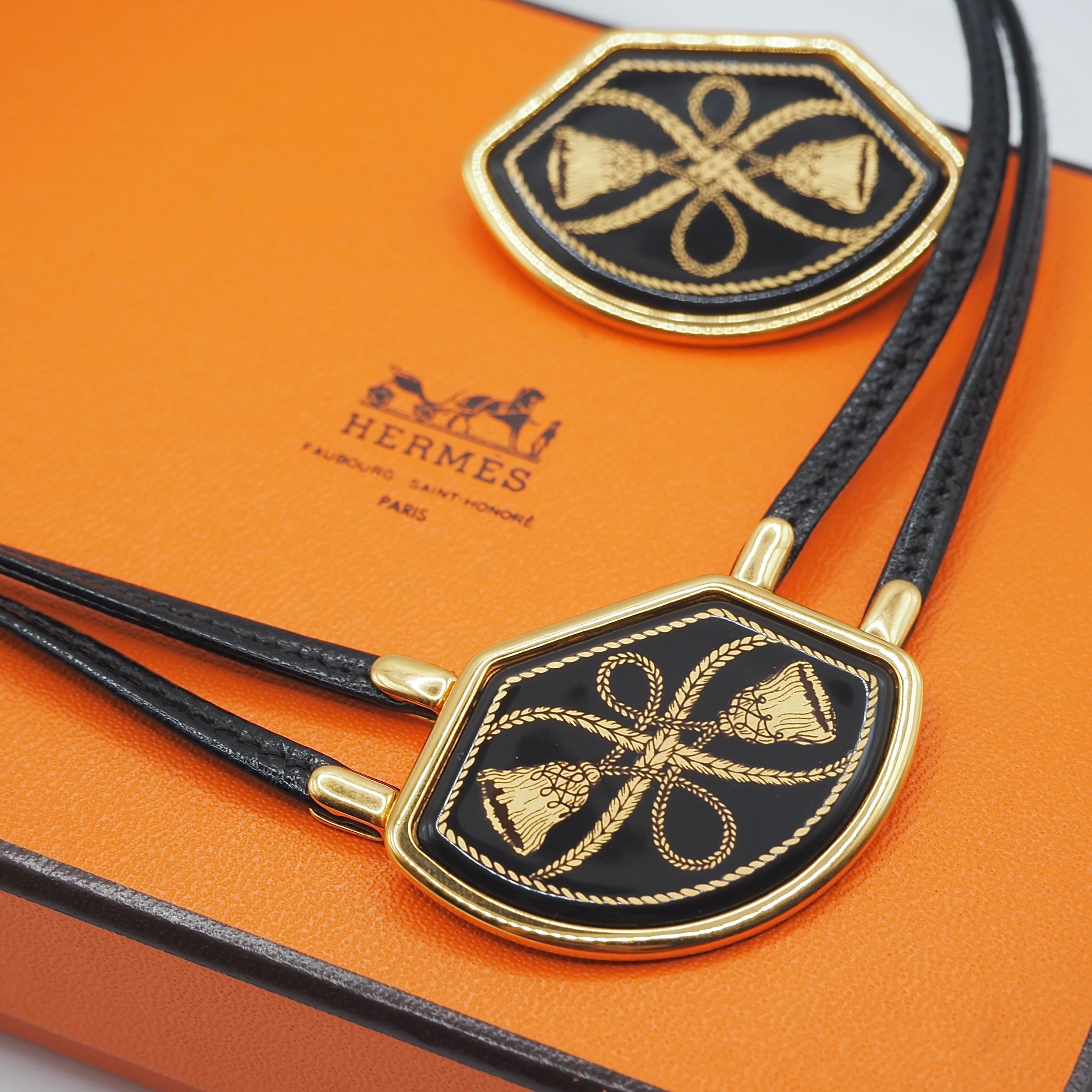 HERMES エマイユ ブローチ チョーカー エルメス