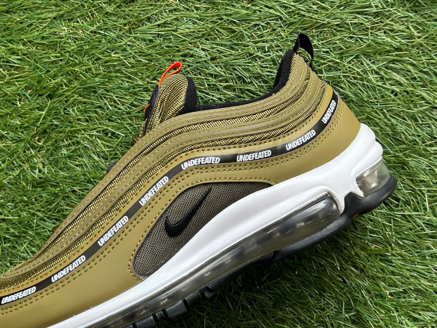 NIKE × UNDEFEATED AIR MAX 97 / UNDFTD MILITIA GREEN DC4830-300 