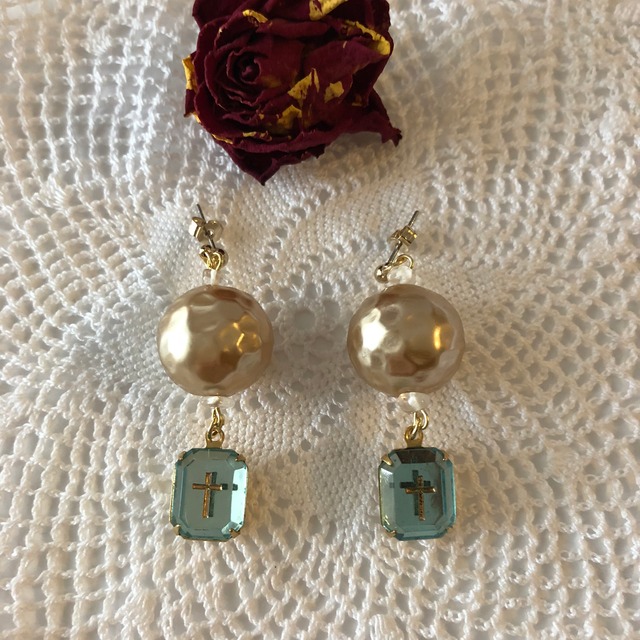 ヴィンテージパーツが可愛いピアス