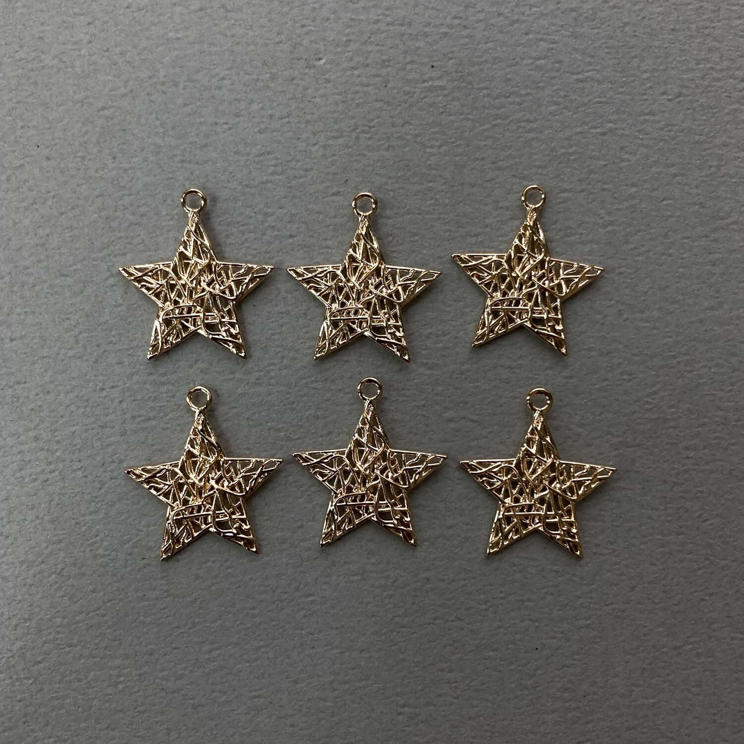 再入荷〉ワイヤー風透かし星チャーム | Dua-アクセサリーパーツショップ