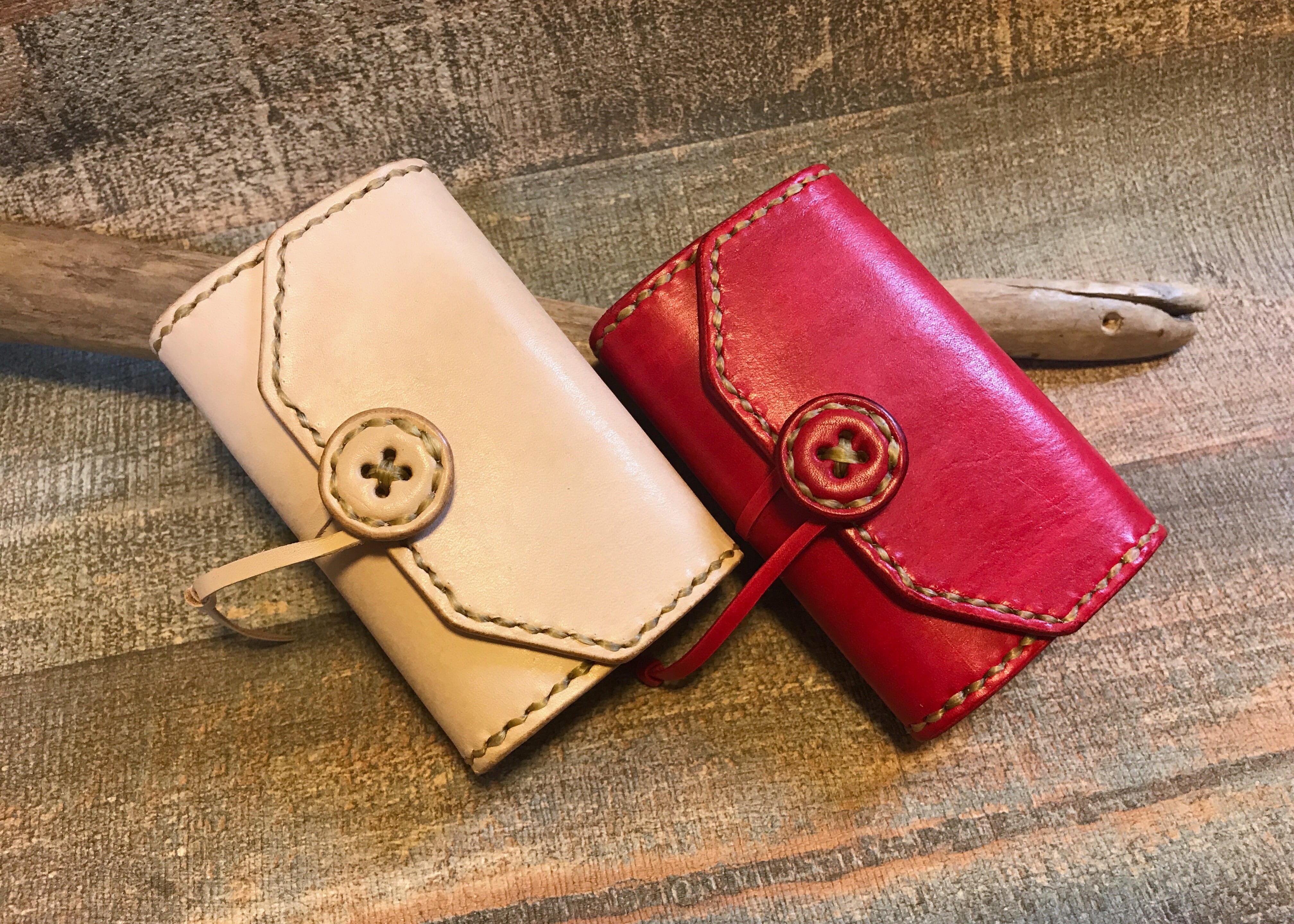 レザーボタンキーケース（スマートキー対応） | 革製の犬、猫用ネーム