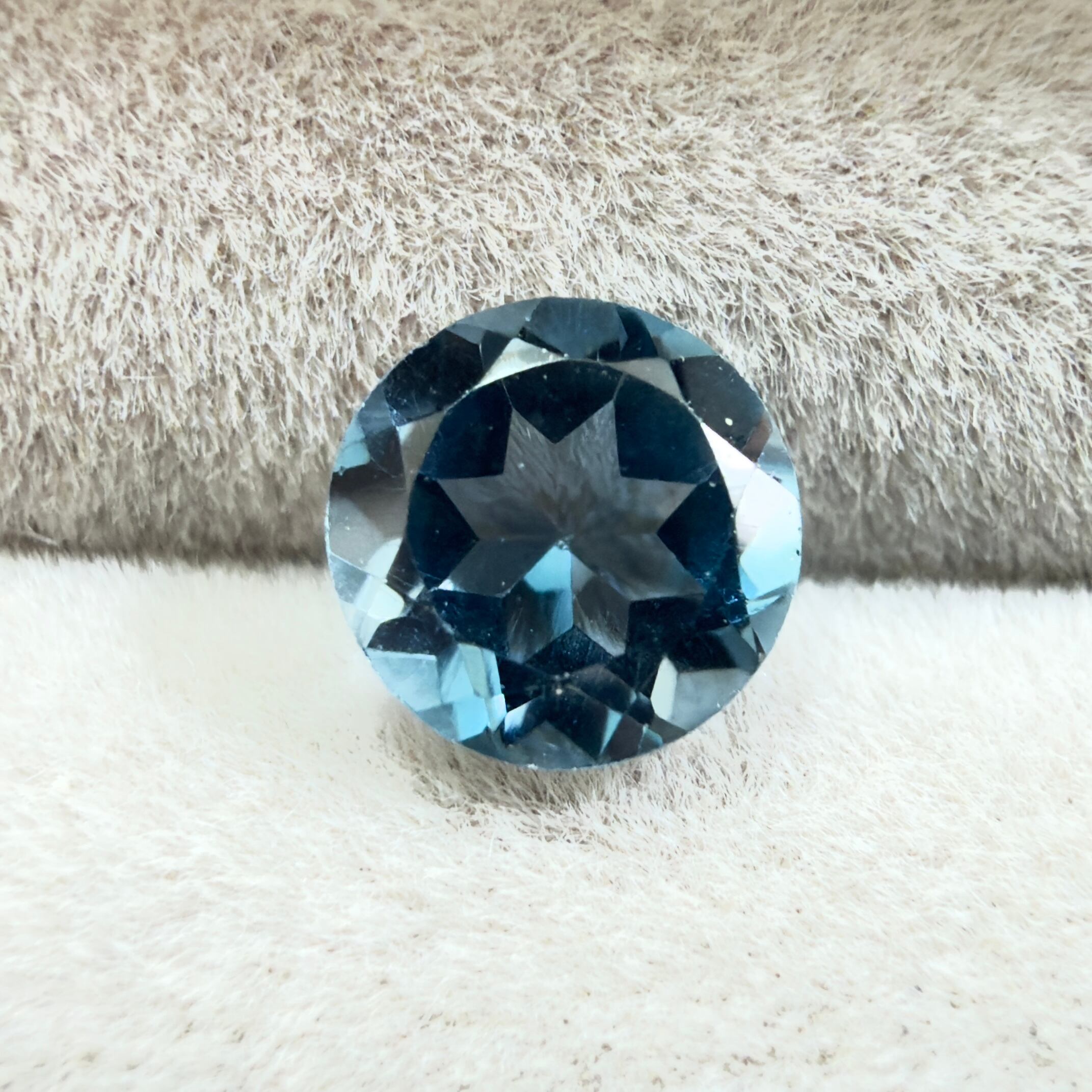 ロンドンブルートパーズ】 ルース ブラジル産 0.95ct | たからいし