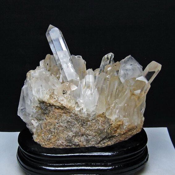 1.6Kg 水晶 クラスター マダガスカル産 台座付属 水晶 原石 一点物 182-9426
