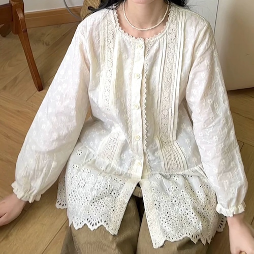 ピンタックカットワーク刺繍ブラウス ・12597