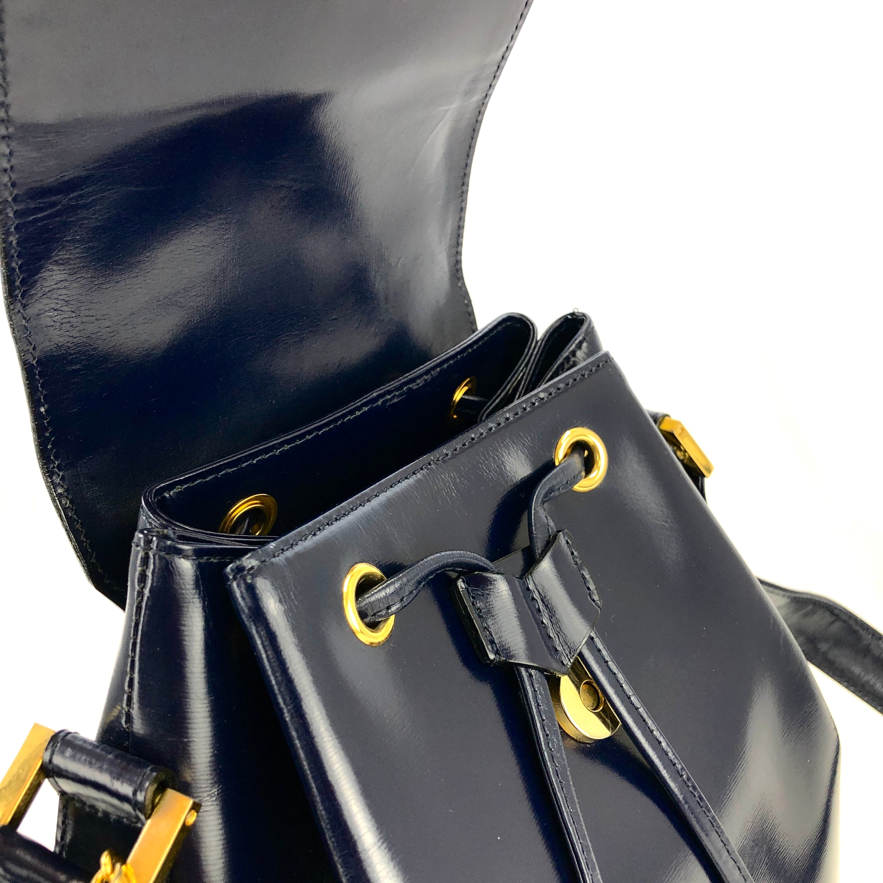 Yves Saint Laurent イヴ サンローラン YSLチャーム パテント バケツ