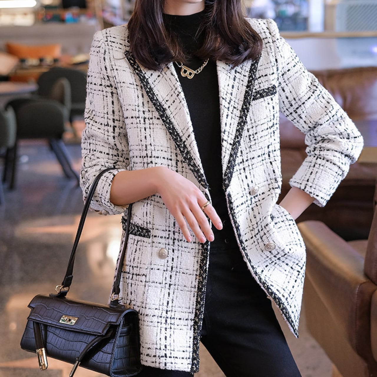 Button-front mid-length tweed jacket L00874