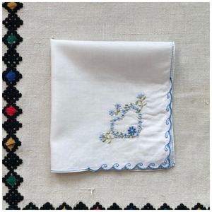 フランス ヴィンテージ ハンカチ 刺繍 ♡ スカラップ