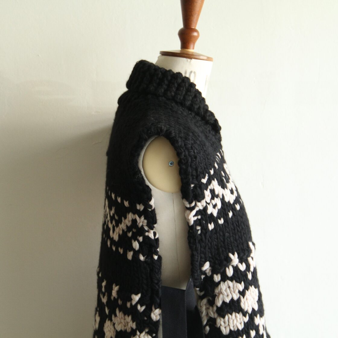 WRYHT【 womens 】 cowichan hand sweater vest | Pay ID
