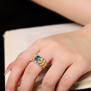 ブルートパーズリング - 自然の優雅さを表現する葉のデザイン R459