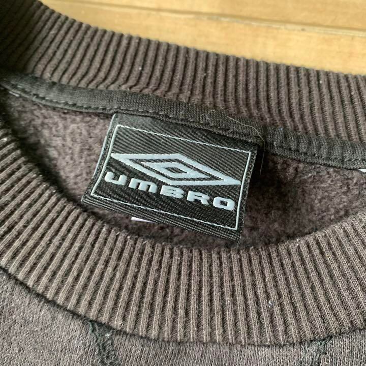 UMBRO 黒タグ 刺繍ロゴスウェット ブラック ラグラン アンブロ | 古着 ...