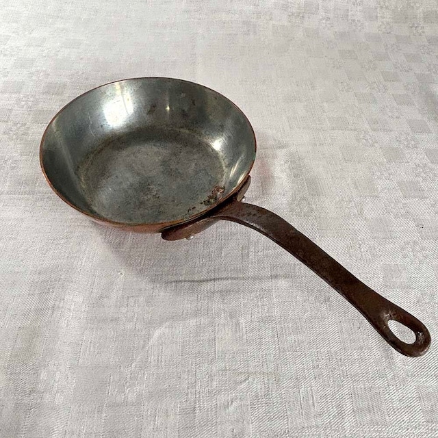 銅鍋　銅のフライパン　錫メッキ 鋳鉄ハンドル 　壁掛け収納　厚さ2mm 本格派　　19kwh27