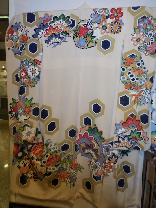 京紅型振袖着物silk Kimono(long sleeve)
