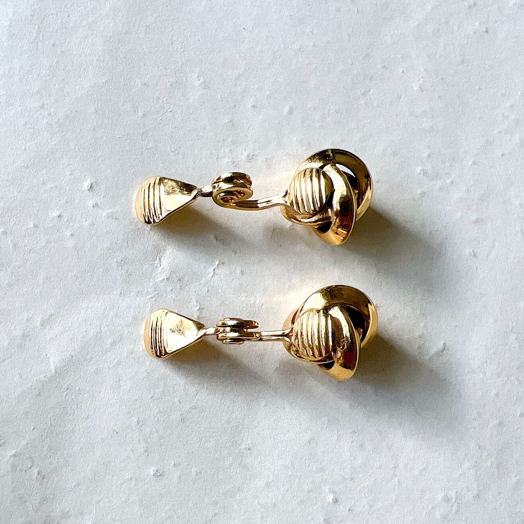 人気商品！！ ヴィンテージ Monet ゴールドのシェルモチーフの