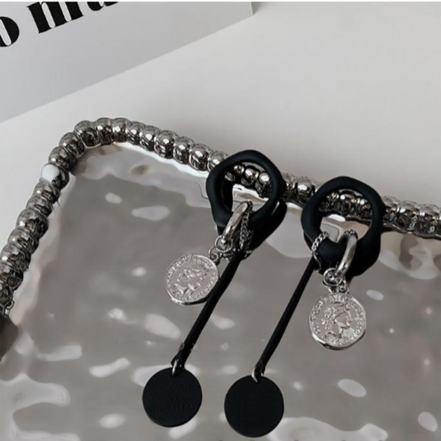 Round long earrings C0369