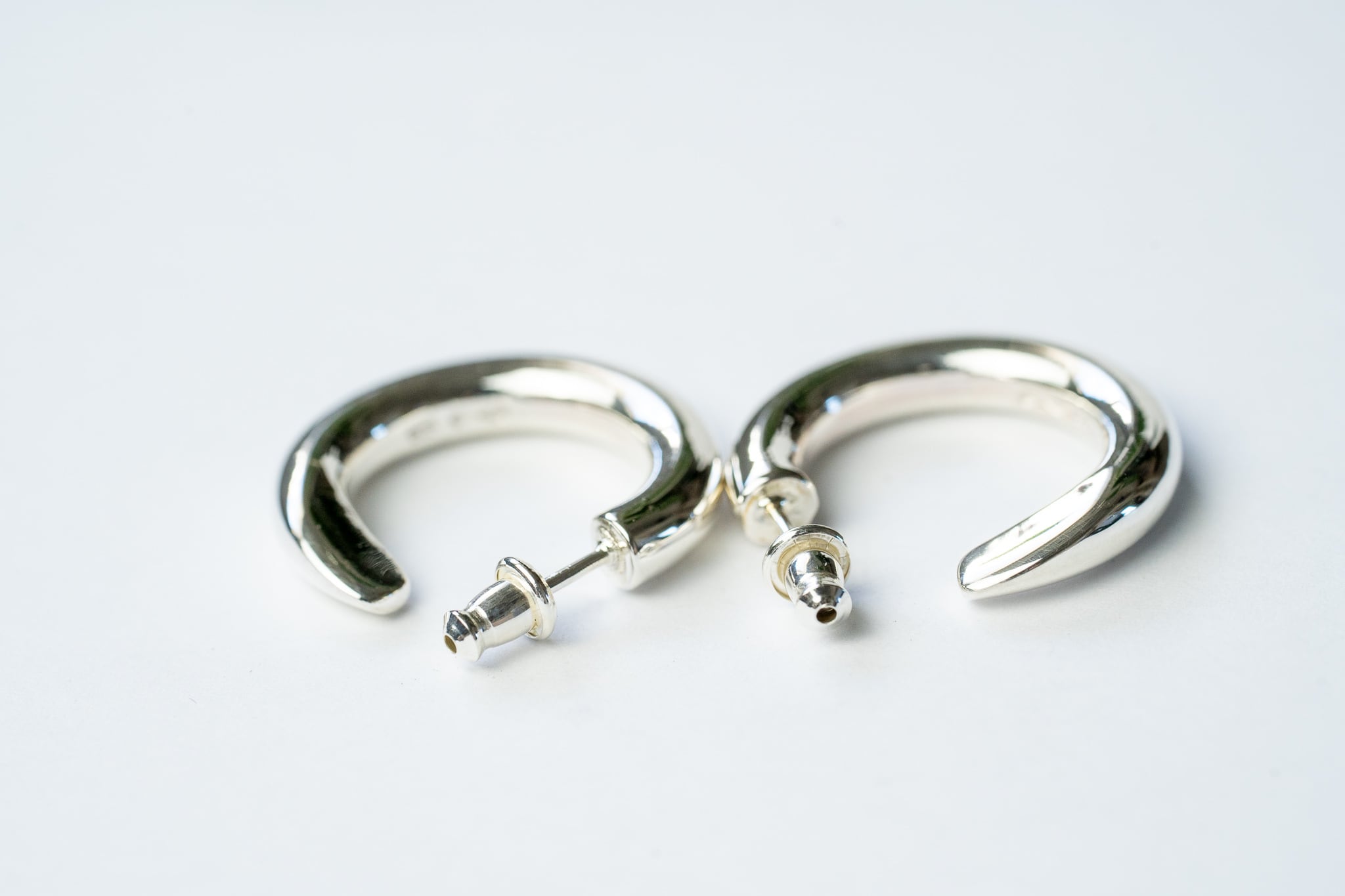 PI-005 Round earring (Large) 線径 4.5mm (左耳用) | WAKAN PI-005 Round earring (Large) 線径 4.5mm (左耳用) | WAKAN