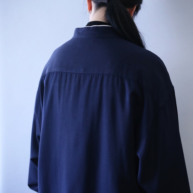 "刺繍" loose silhouette band-collar fry-front minimal mode shirt