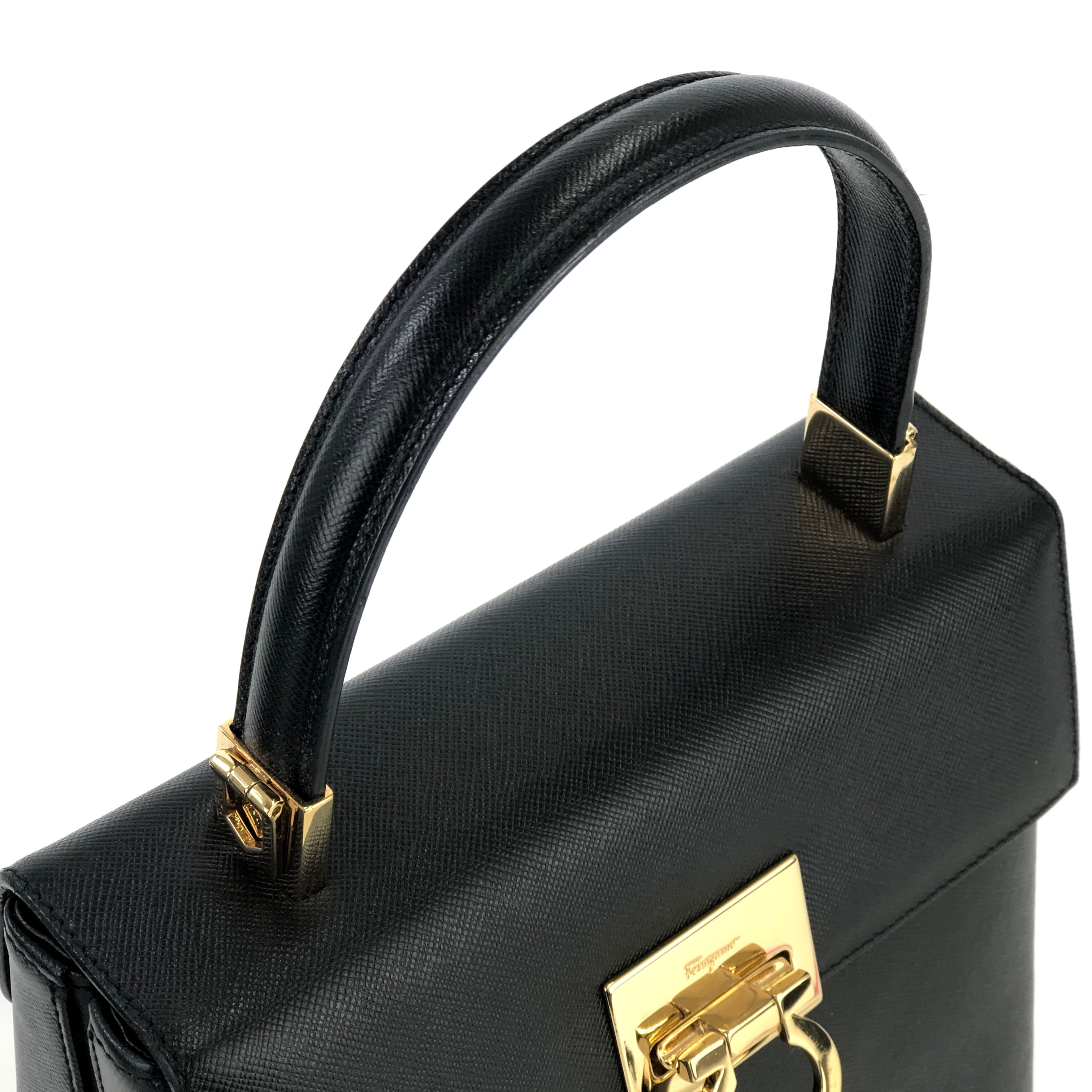 Salvatore Ferragamo サルヴァトーレ フェラガモ ガンチーニ Salvatore Ferragamo サルヴァトーレ フェラガモ ガンチーニ