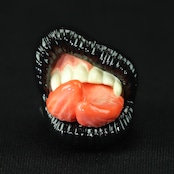 BRATTY LIP NumberBolt /Split tongue /ブラック