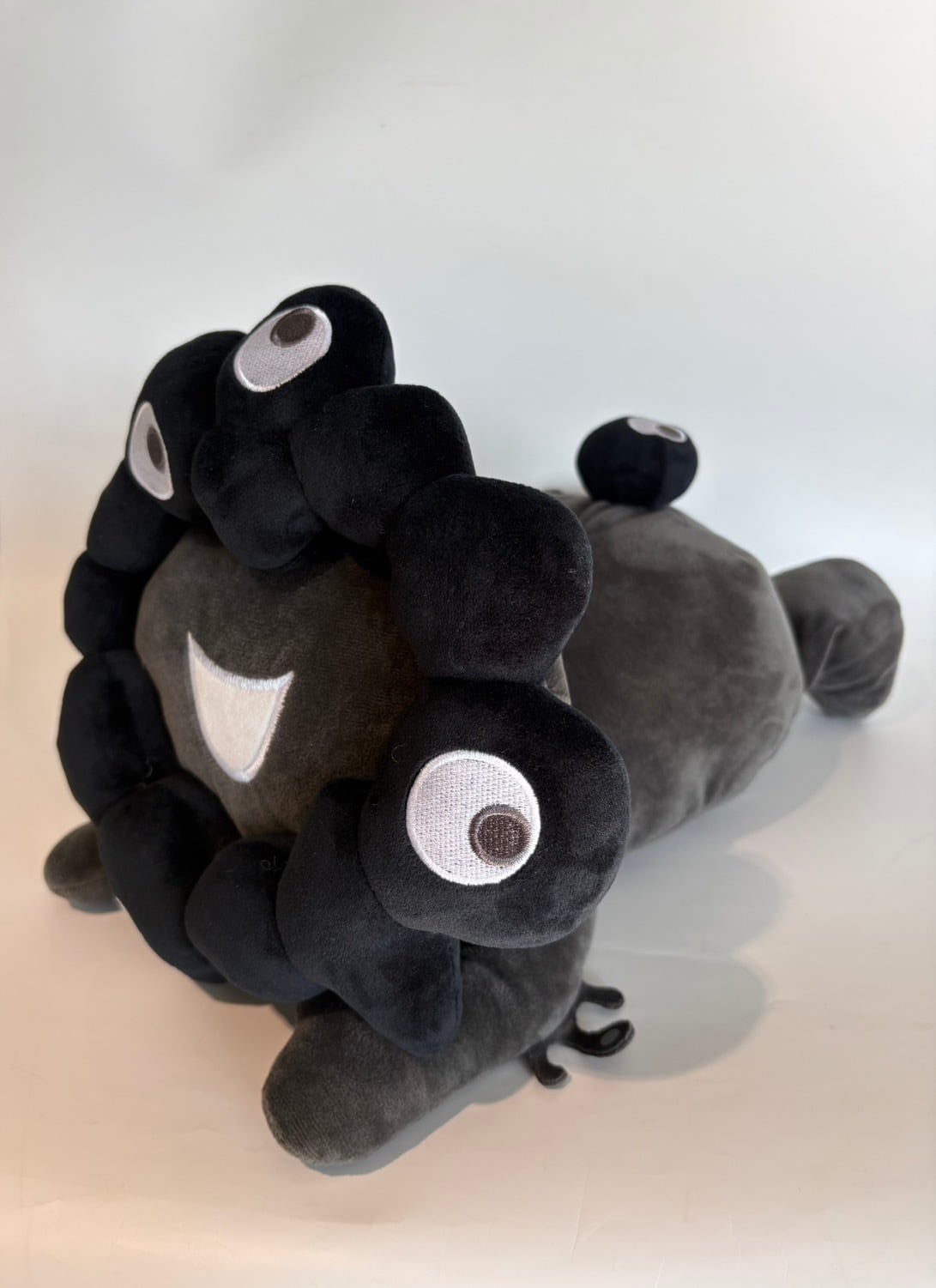 第1次受注】EXPO2025 ミャクミャク 這型ぬいぐるみ(L) 黒ミャクミャク