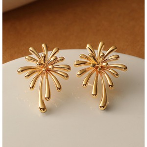 ゴールド ブルームライン ピアス W10423