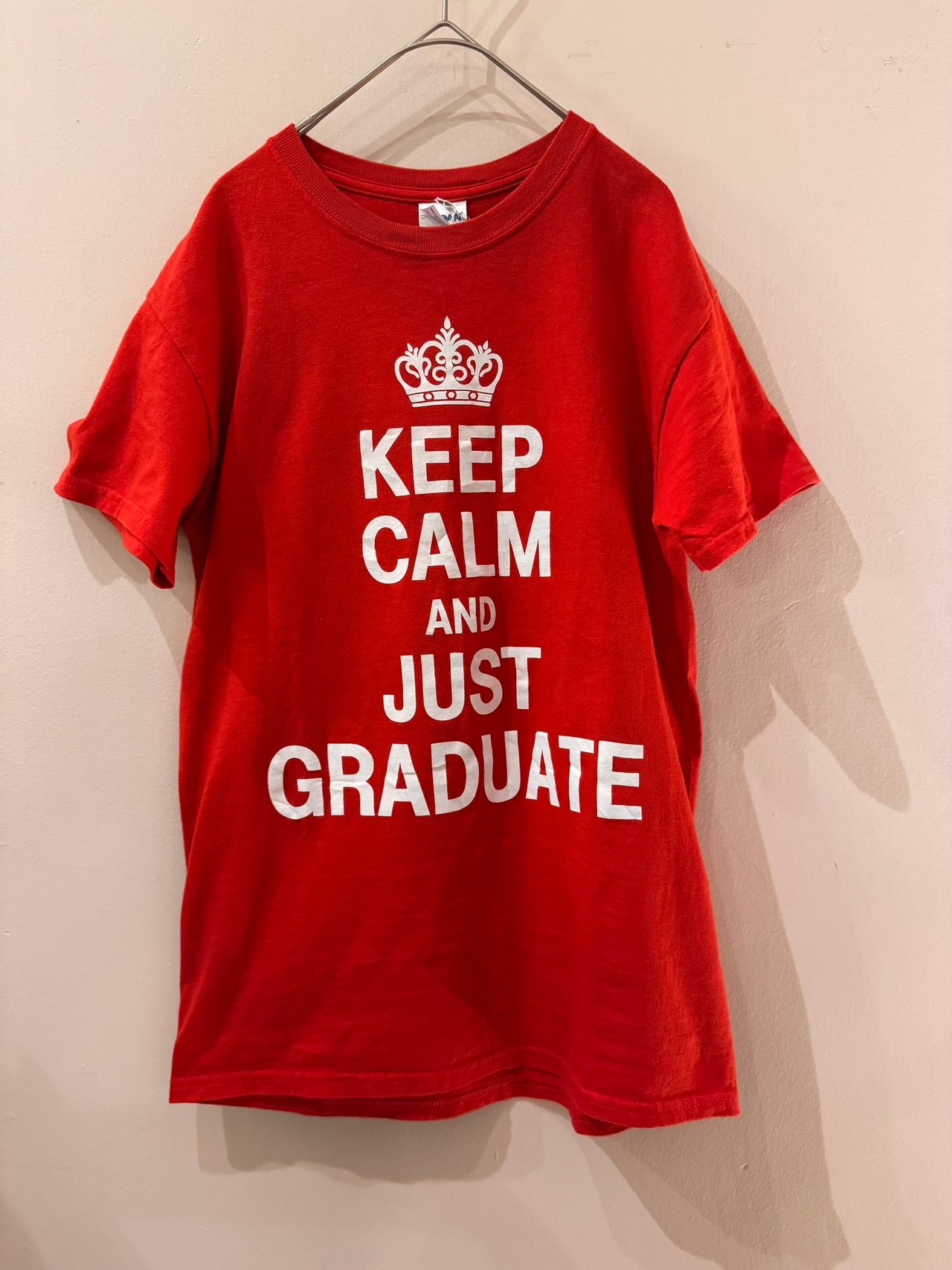 KEEP CALM AND JUST GRADUATE Tシャツ
