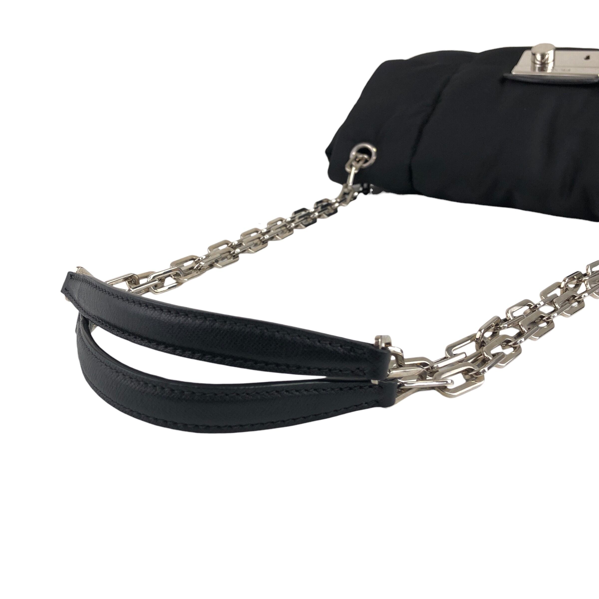 PRADA プラダ ショルダーバッグ ブラック フロントロック ナイロン