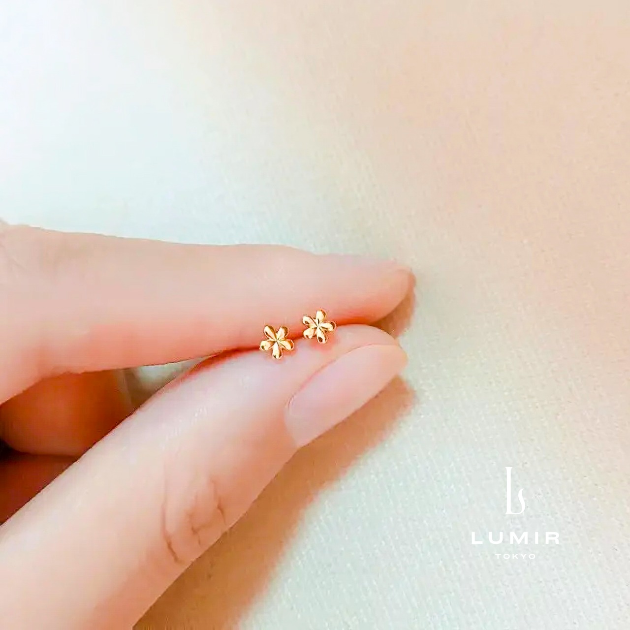 ミニマルデイジーピアス