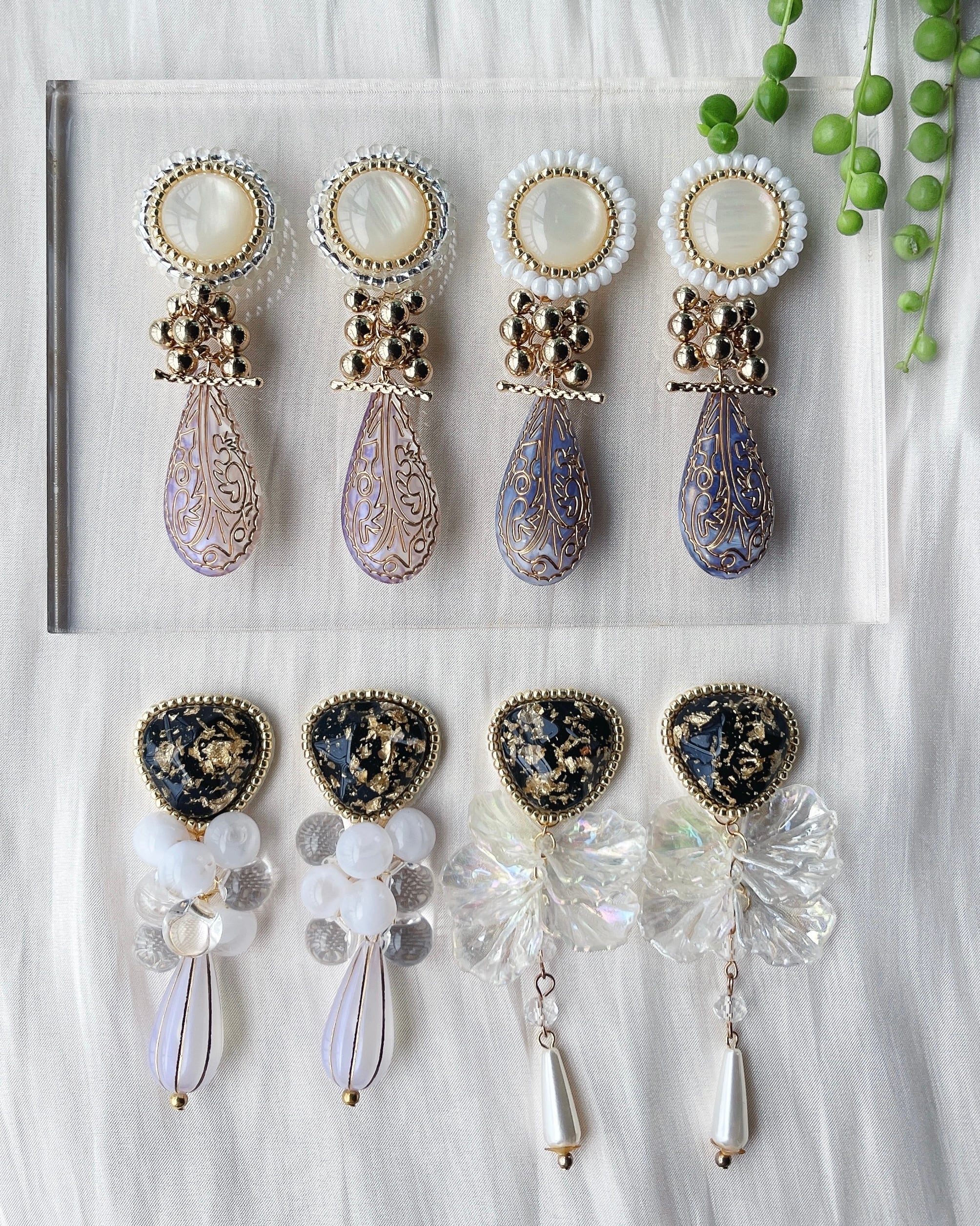 ハンドメイド/ビーズイヤリング （カード型ビーズ織り機で作る 三角形  